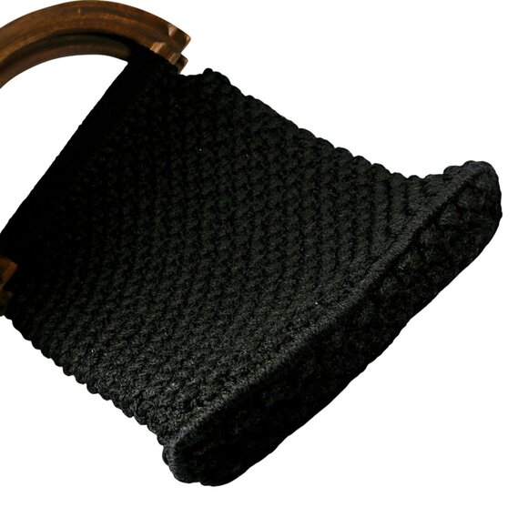 Vintage 1970s Black Macrame Purse with Wooden Handles & Floral Lining - Picture 5 of 6